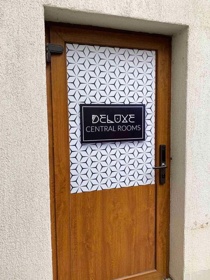 Deluxe Central Rooms カルロヴォ エクステリア 写真